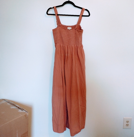 Vici Mello day MATTEA SMOCKED POCKETED JUMPSUIT - SIENNA. Size medium.  The stra - Picture 2 of 6